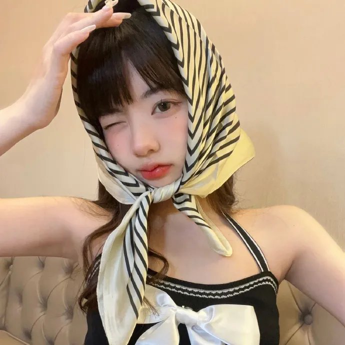 肚假情真海报