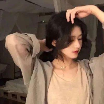 我们全村都不是人海报